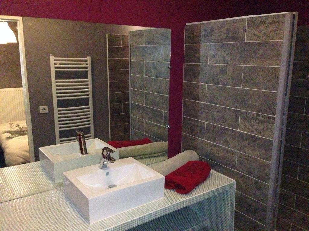 نيورْ Appartements D'Hotes Santa Giulia الغرفة الصورة