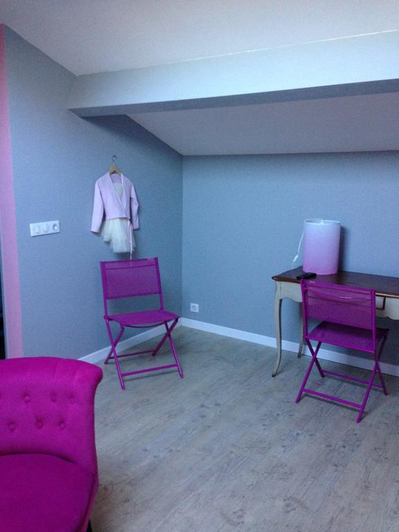 نيورْ Appartements D'Hotes Santa Giulia الغرفة الصورة