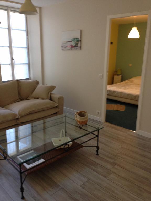 نيورْ Appartements D'Hotes Santa Giulia الغرفة الصورة