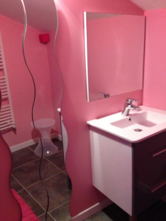 نيورْ Appartements D'Hotes Santa Giulia الغرفة الصورة