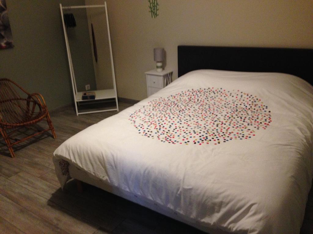 نيورْ Appartements D'Hotes Santa Giulia الغرفة الصورة